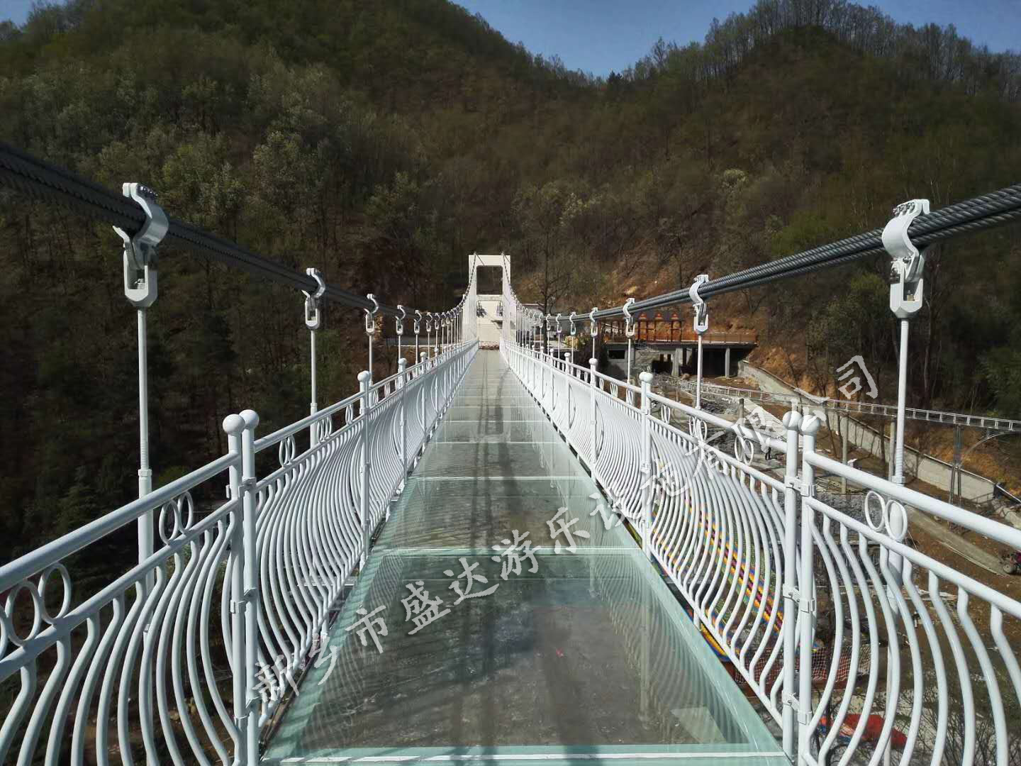 玻璃吊桥